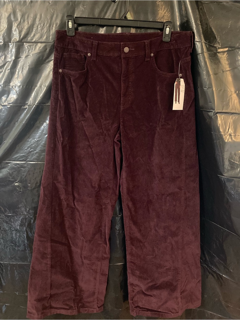 Ladies Corduroy Straight-Leg Pants in Deep Burgundy